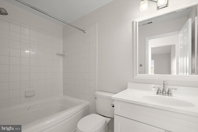 Building Photo - 7758 Mayfair Cir