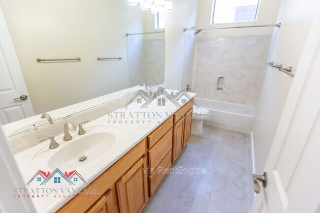 Building Photo - 9562 E Cavalry Dr