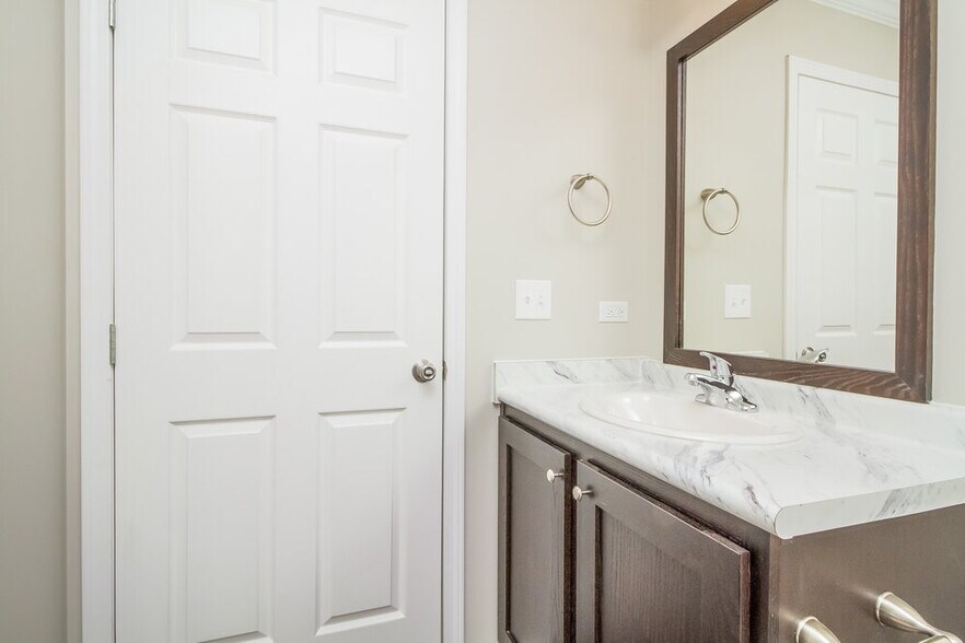 Building Photo - 2003 Vancroft Cir