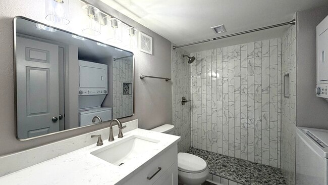 Building Photo - 1311 Antoine Dr