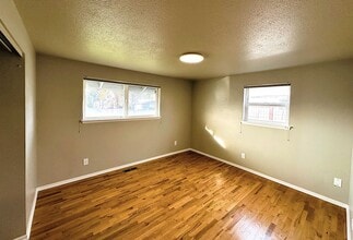 Building Photo - 3601 N Bristol St