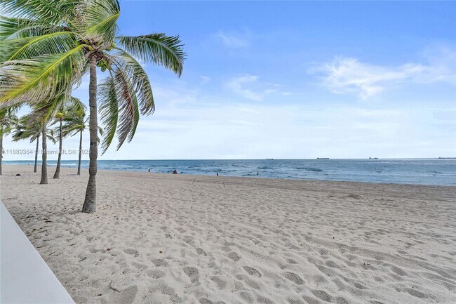 Building Photo - 209 N Fort Lauderdale Beach Blvd