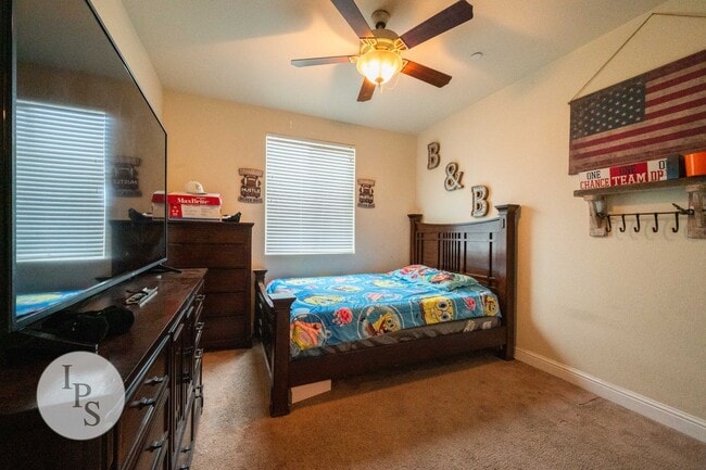 Building Photo - Sanger Home, 4BR/3BA, Near HighSchool + Parks -  Large Side Lot Included