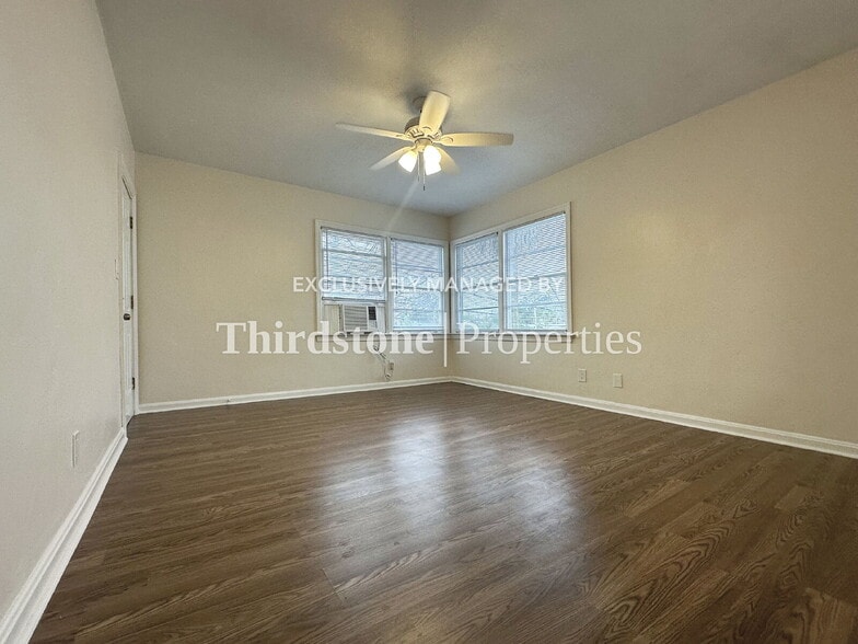 Building Photo - 2659 College St