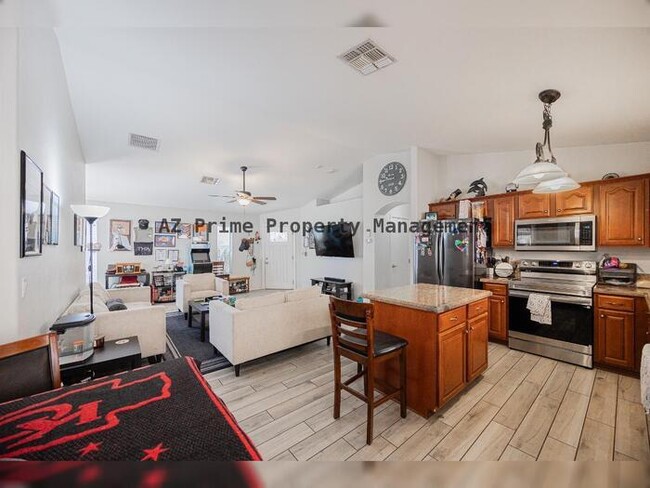 Building Photo - 15614 N 34th St