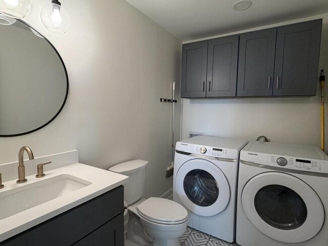 Building Photo - 305 Wimbledon Ct