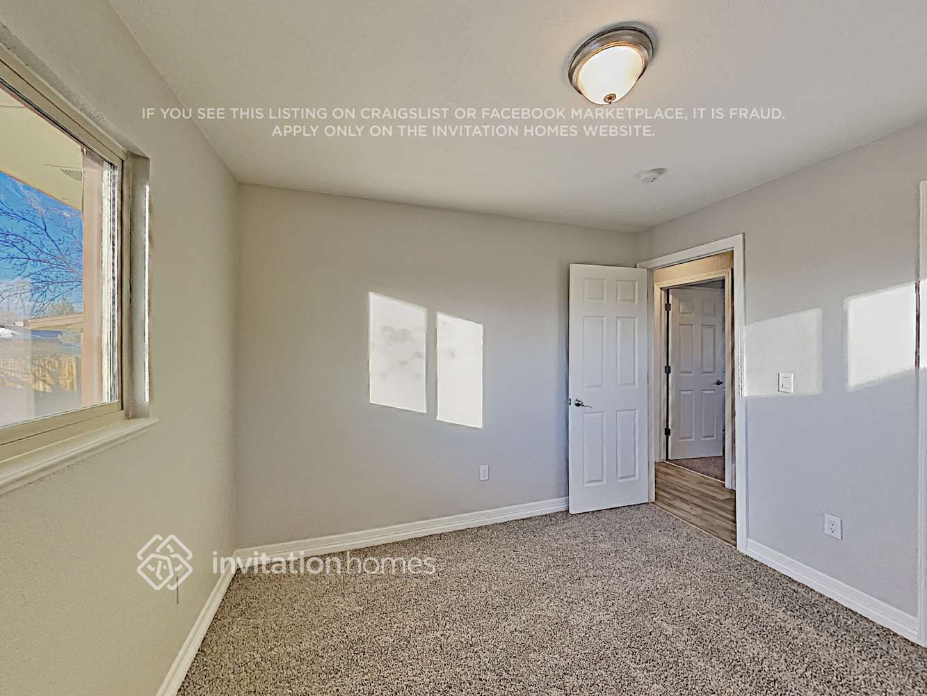 Building Photo - 9137 La Salle Pl
