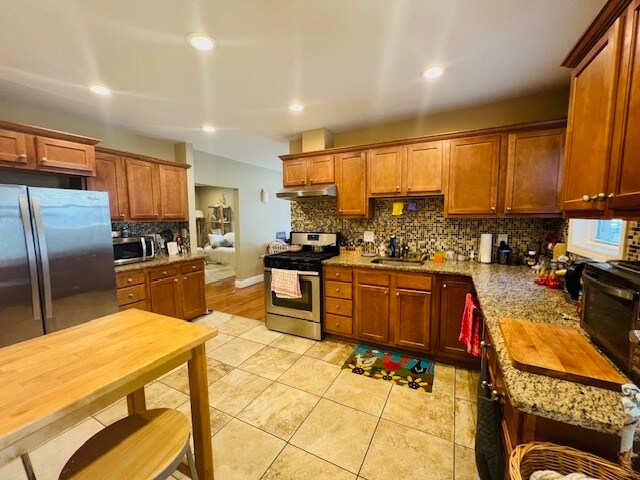 Building Photo - 7 Rice St