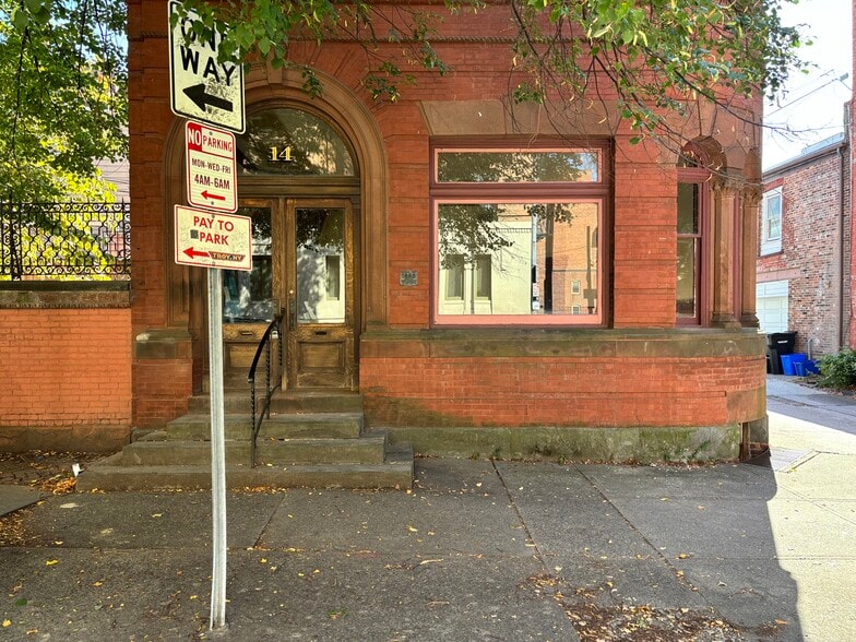 Building Photo - 14 State St