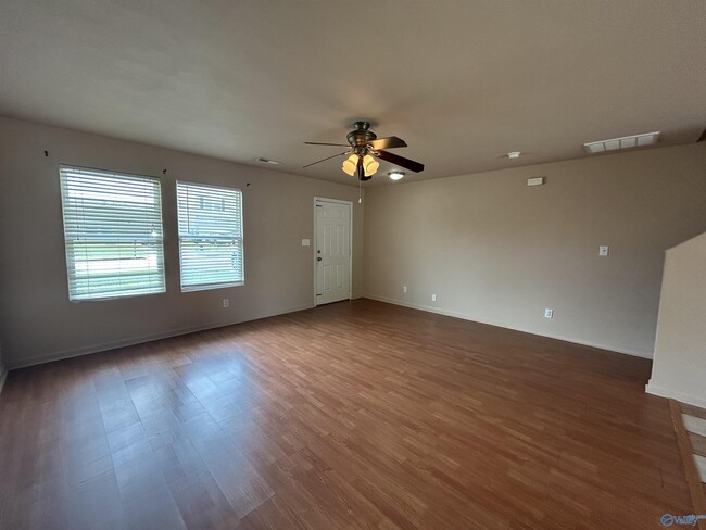 Building Photo - 115 Farmington Dr