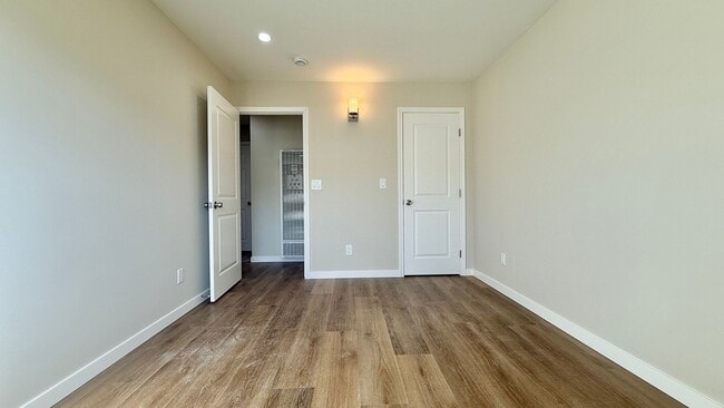 Building Photo - 1319 Hubbard Ave