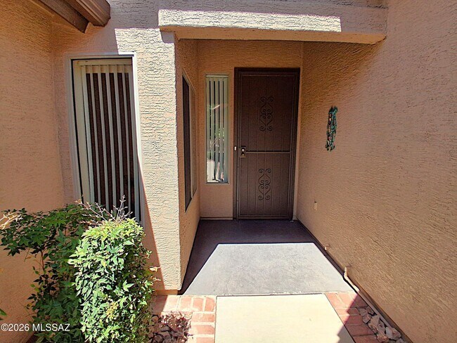 Building Photo - 995 N Western Sunset Dr