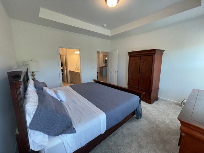 Building Photo - 3 bed 2.5 Bath Townhouse. Shelbyville