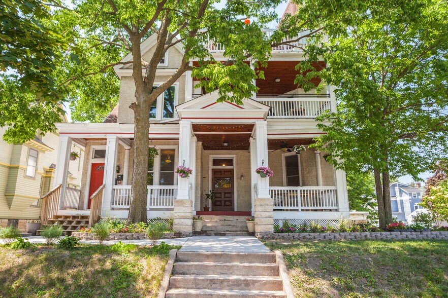 Building Photo - 2600 Colfax Ave S