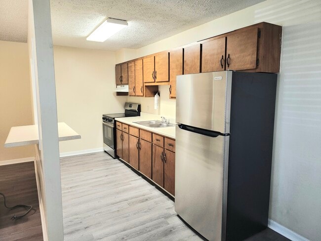 Building Photo - 5230 Beach Dr