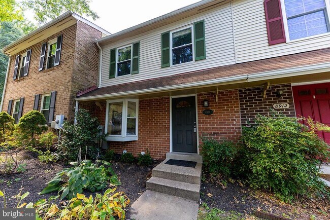 Building Photo - 8914 Shamrock Ct