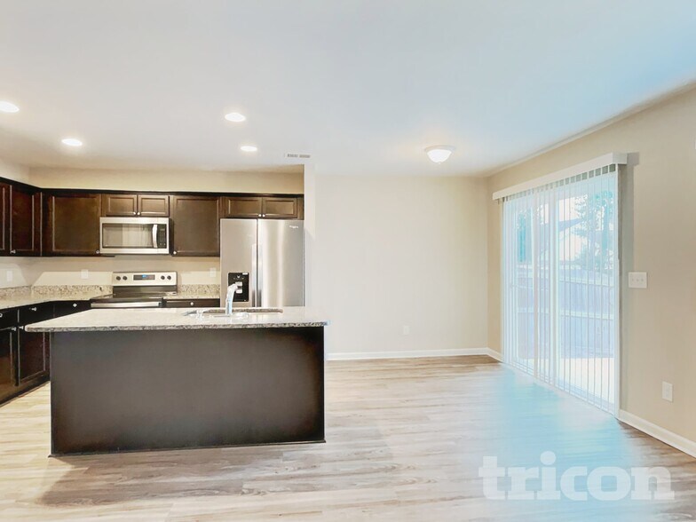 Building Photo - 501 Eastfair Dr