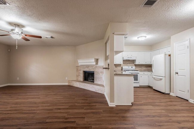 Building Photo - 1007 Cascade Creek Dr