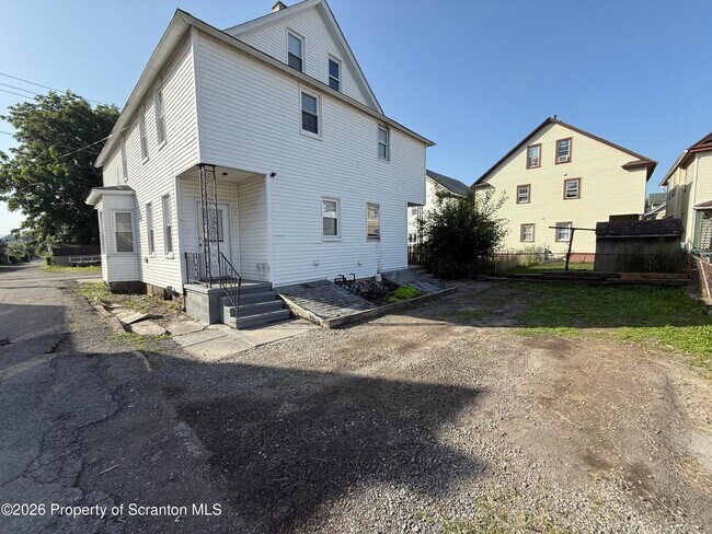 Building Photo - 216-216 14th Ave
