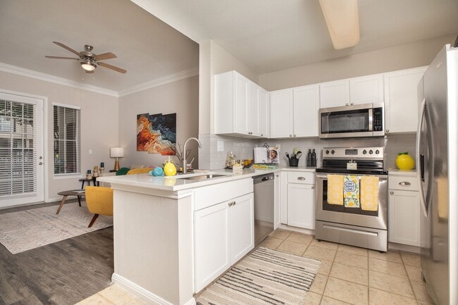 Building Photo - 4001 Fannin St