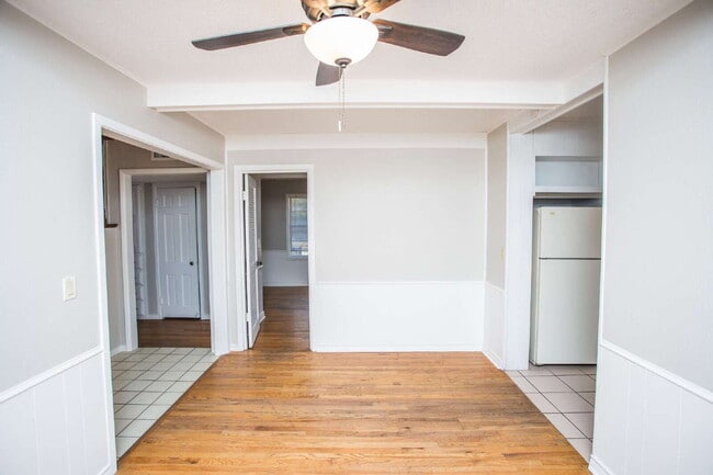 Building Photo - "Spacious 5-Bed Oasis with Granite Elegance & Hardwood Charm in Lubbock!"