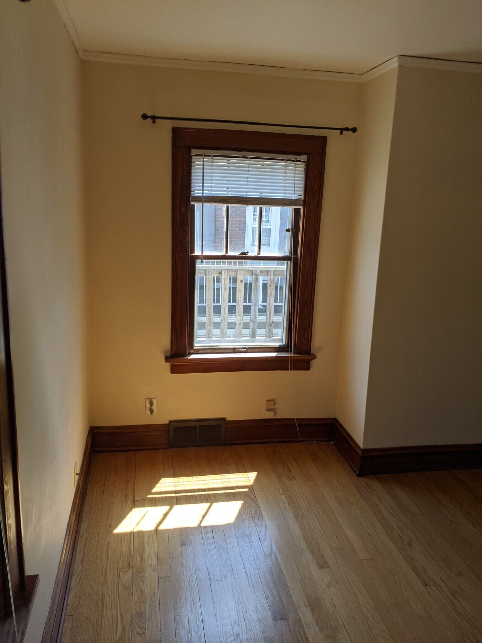 Building Photo - 210 S Randall Ave