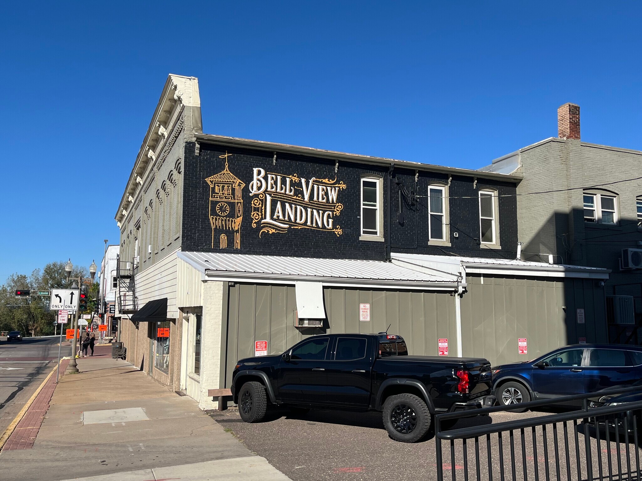 Building Photo - 630 Broadway St S
