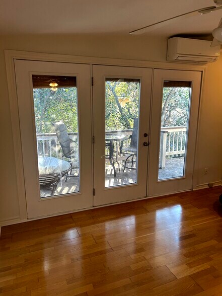 Primary Photo - 607 Upson St