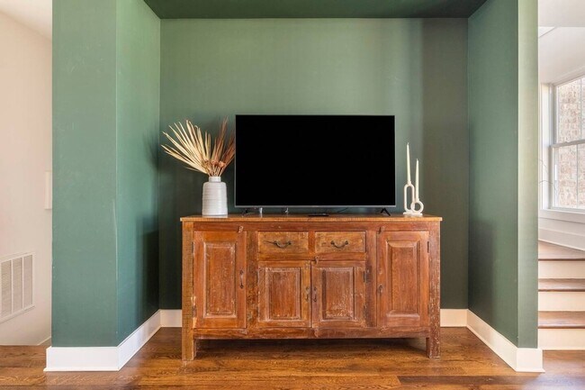 Building Photo - Spacious 3BR Condo in Nashville