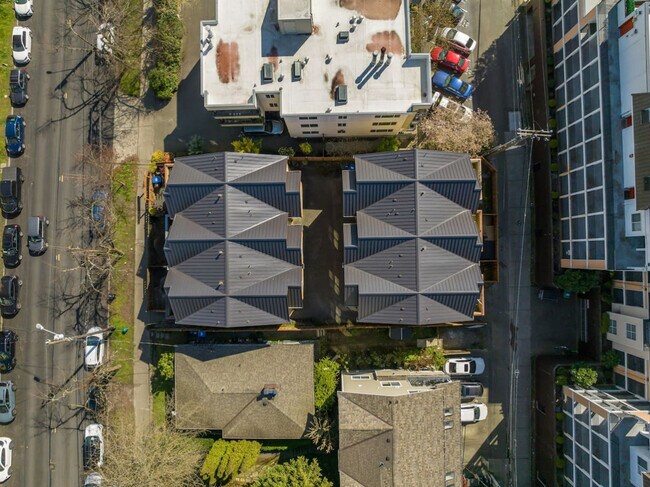 Building Photo - 931 N 35th St