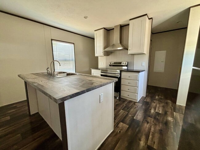 Building Photo - 2101 Ladnier Rd