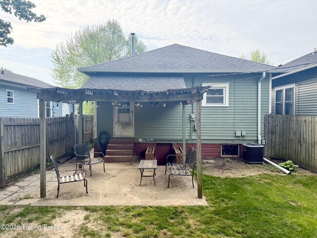 Building Photo - 1915 Culbertson Ave