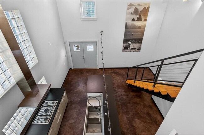 Building Photo - 1960 Bellefontaine St