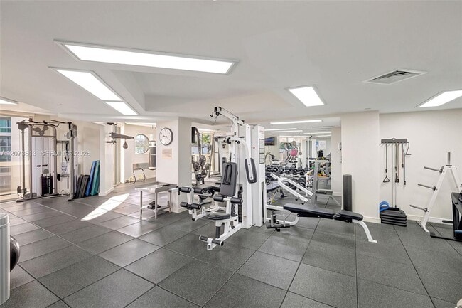 Building Photo - 20185 E Country Club Dr