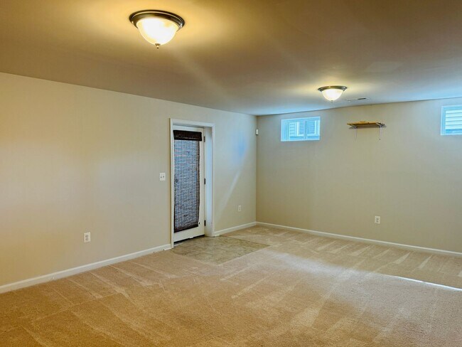 Building Photo - 454 Coastal Ave