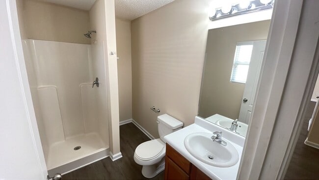 Building Photo - BRIDGEWATER HOME! PRE-LEASING FOR AUGUST 2...