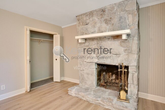 Building Photo - 1461 Palisades Rd