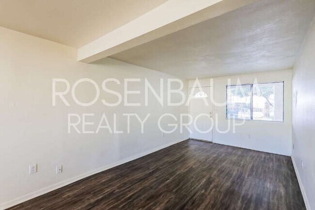 Building Photo - 455 W Kelso St