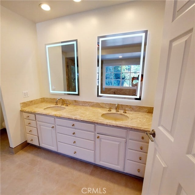 Building Photo - 16545 Park Ln Cir