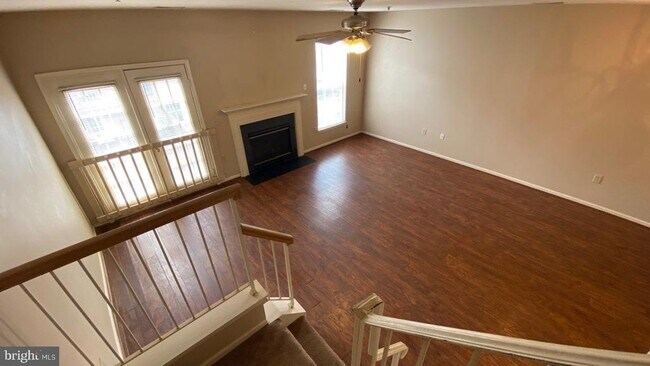 Building Photo - 2461 Medford Ct