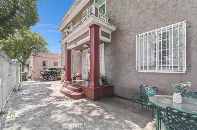 Building Photo - 166 E 36th Pl