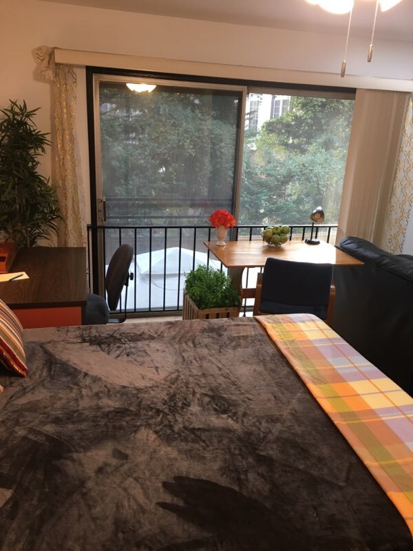 Brand new sliding doors have been installed - 11114 Oak Leaf Dr