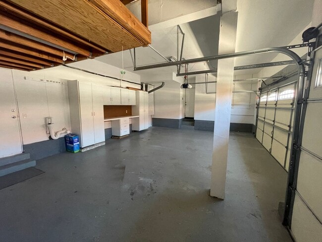 Building Photo - Charming 3-Bedroom Home in Prime Irvine Lo...