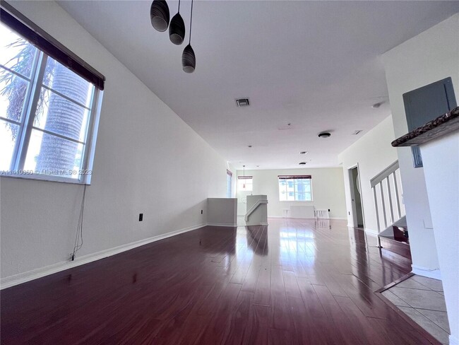 Building Photo - BOARDWALK AT VIZCAYA CONDO