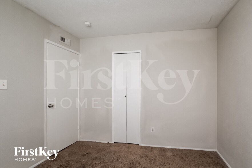 Building Photo - 22730 Millgate Dr