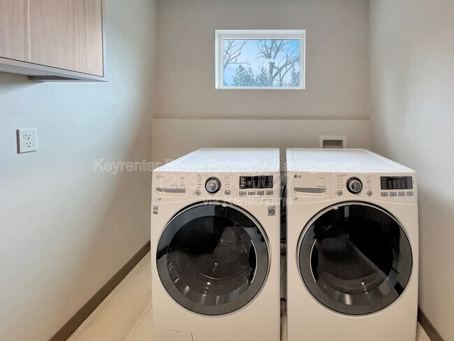 Building Photo - 2640 W Neff St