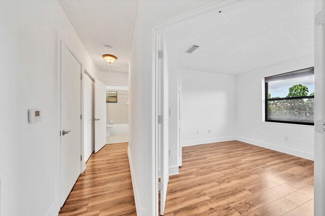 Building Photo - 4111 Coral Tree Cir