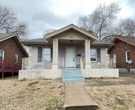 Building Photo - 821 Sixteenth Avenue