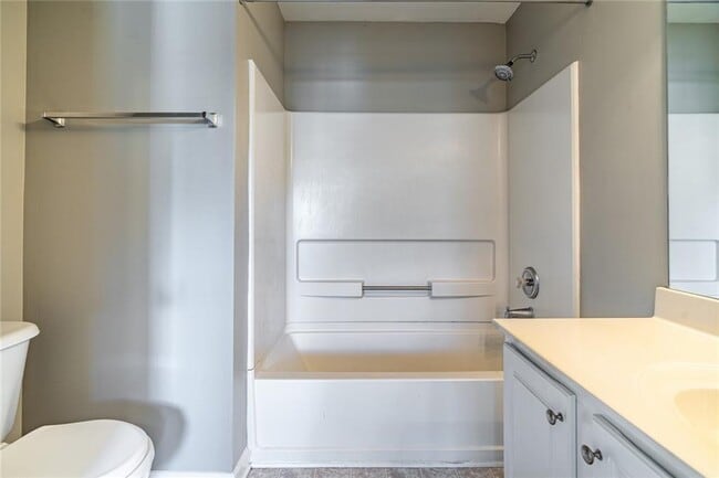 Building Photo - 2302 Towneheights Terrace SE