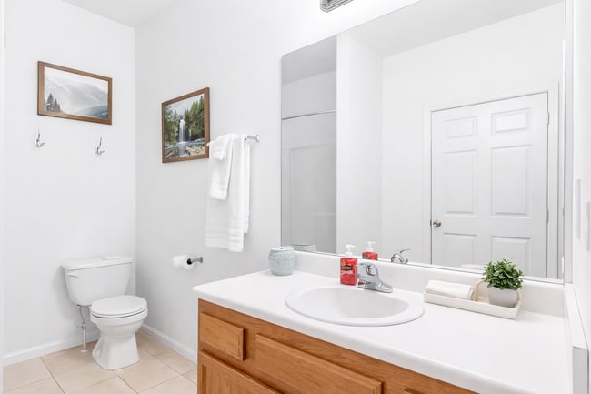 Building Photo - Affordable $190/Week Furnished Room in Westside Intown Atlanta – Utilities Included - High Speed ...